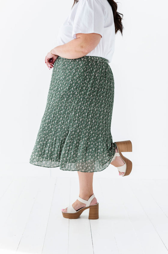 Paislee Floral Skirt - Size Small & 4X Left Left