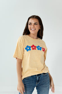  Summer Daisies Graphic Tee Shirt
