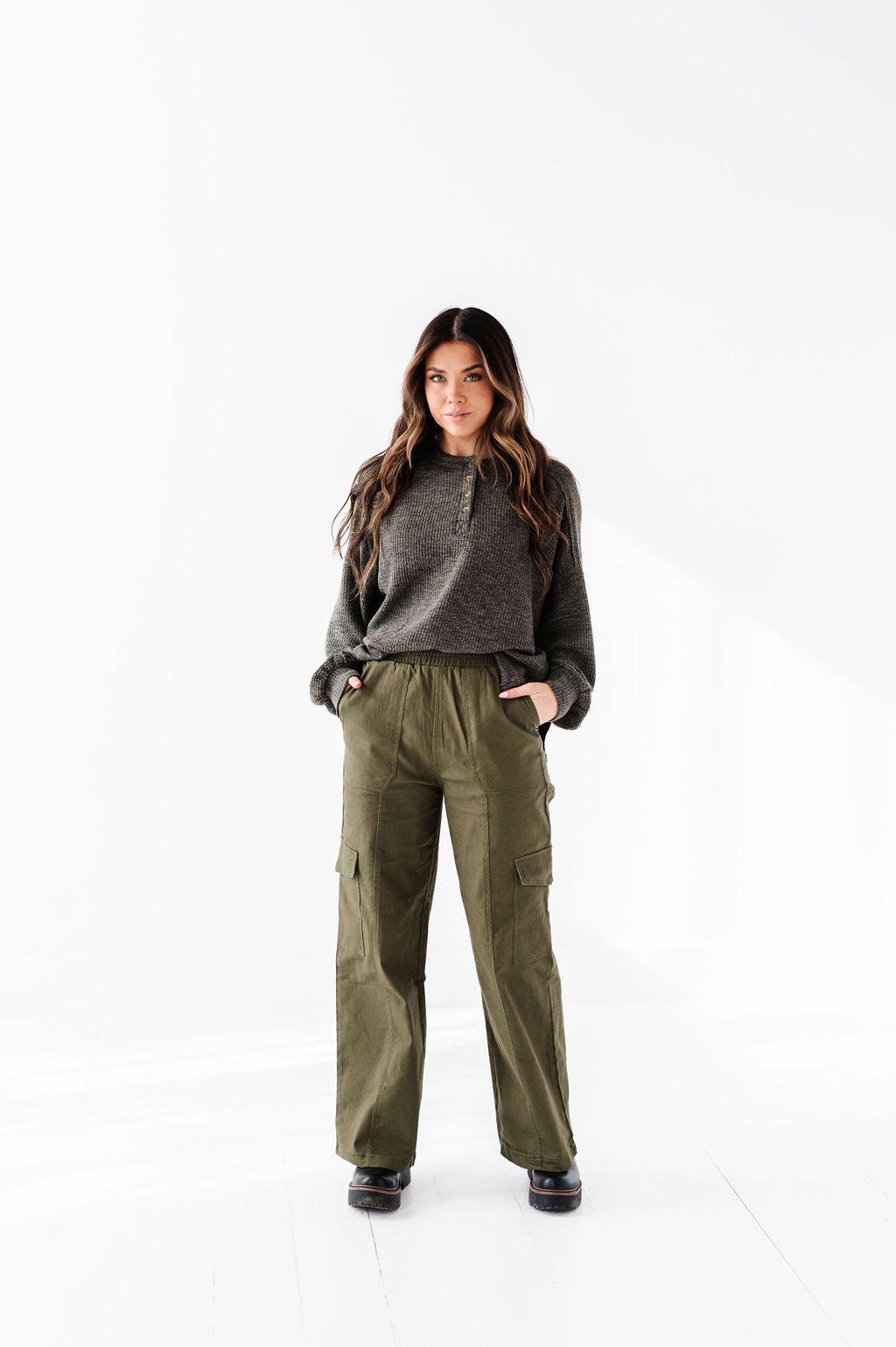 Jensen Cargo Pants in Olive - Size Small Left – Livy&Kate