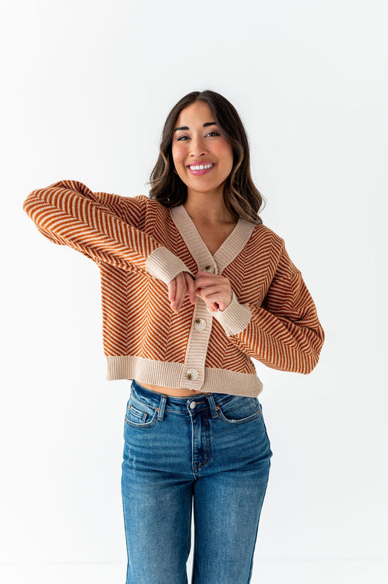 Ravi Cropped Cardigan in Rust