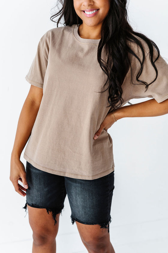 Dakota Crewneck Tee in Mocha