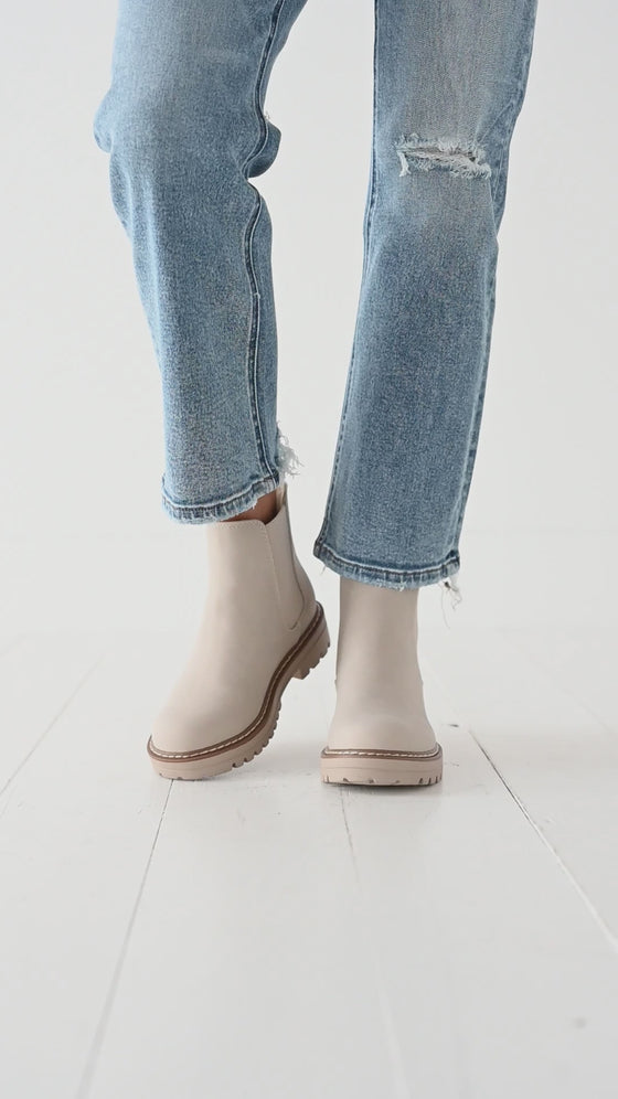 Paden Chelsea Boots in Sand